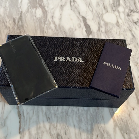 PRADA SUNGLASSES - Picture 5 of 9